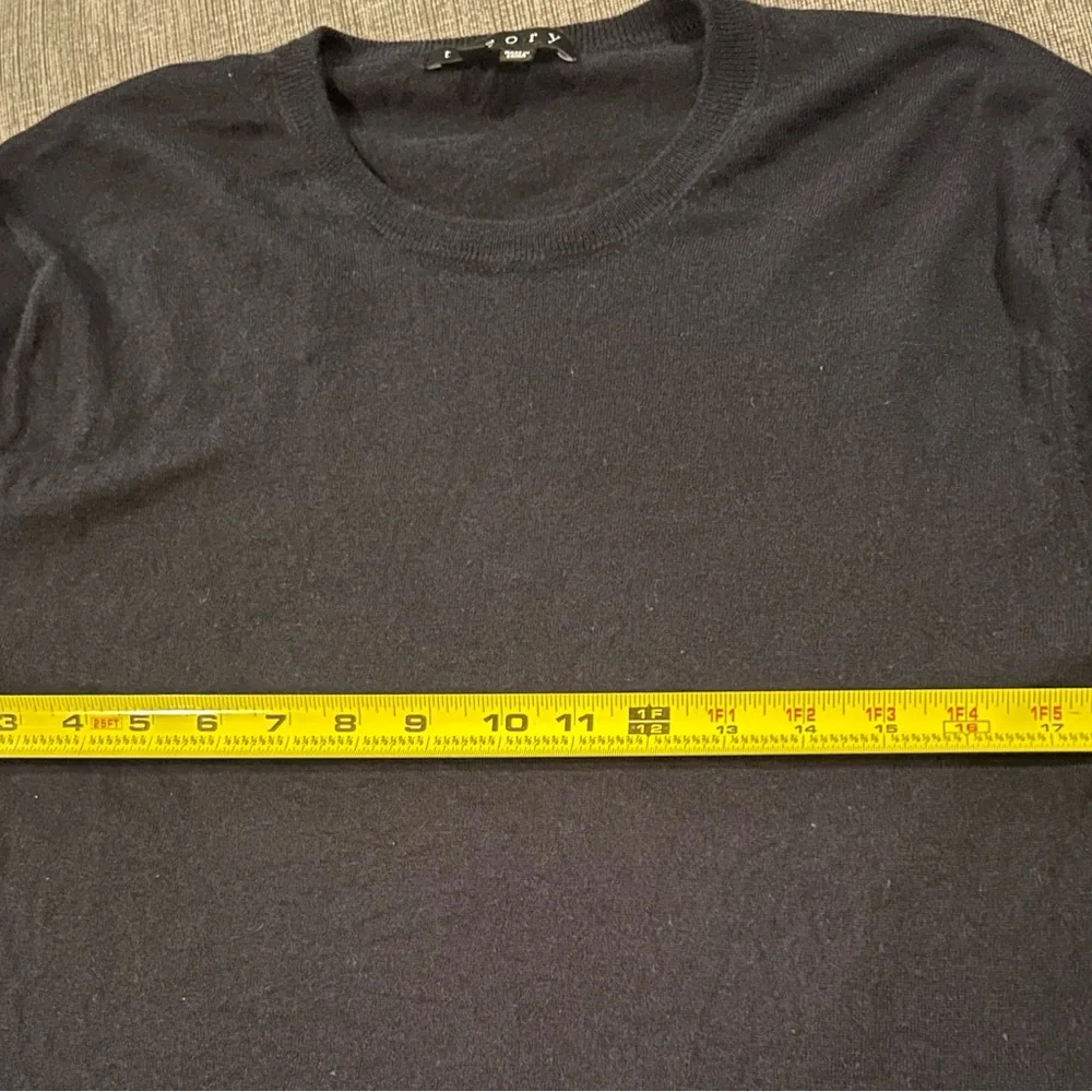 THEORY Black Crewneck Sweater Cashmere Silk S NWOT
